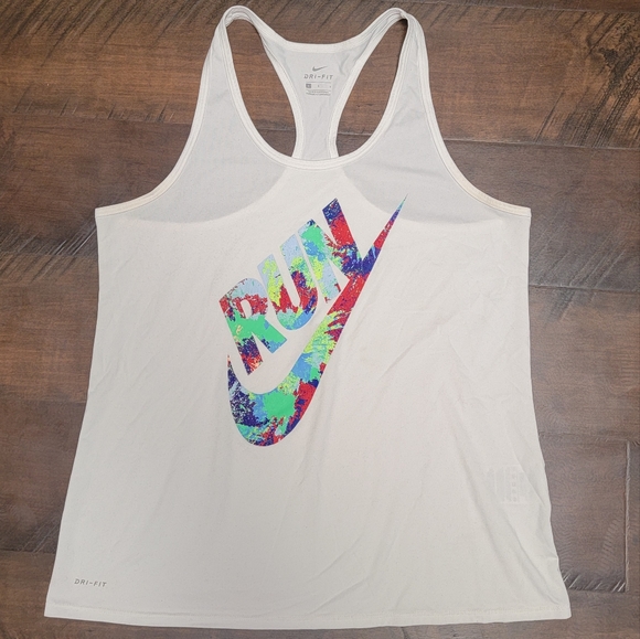 Women's Nike Tank Top, Shorts & Headband Bundle - Picture 2 of 9